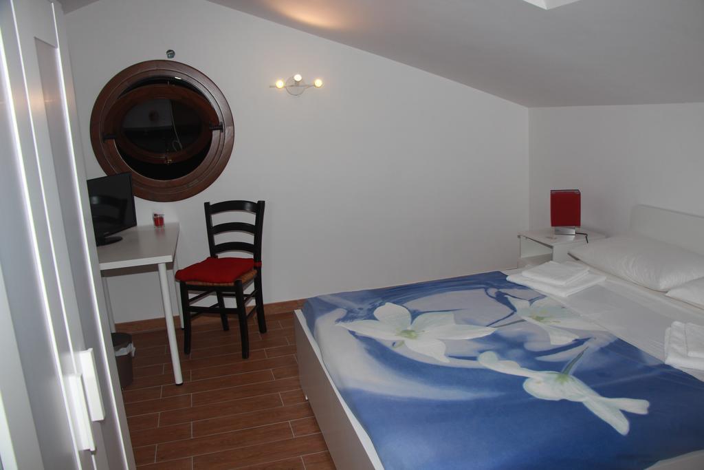 B&B La Terrazza Di فراسكاتي الغرفة الصورة